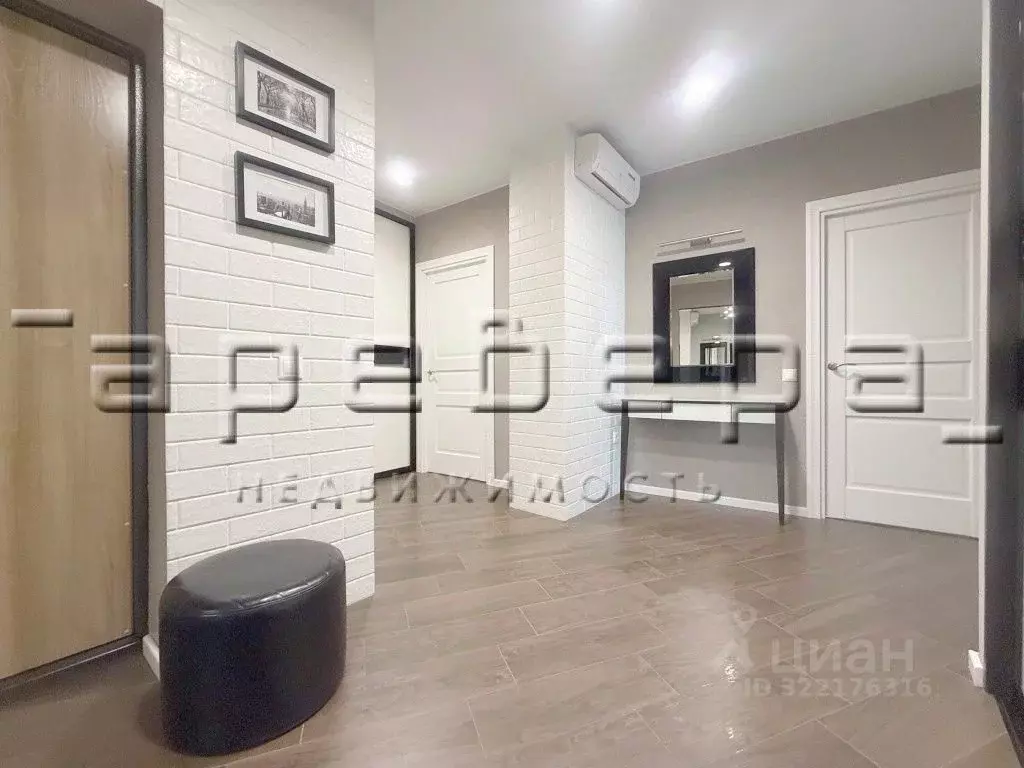 3-к кв. Красноярский край, Красноярск Краснодарская ул., 8 (81.9 м) - Фото 1