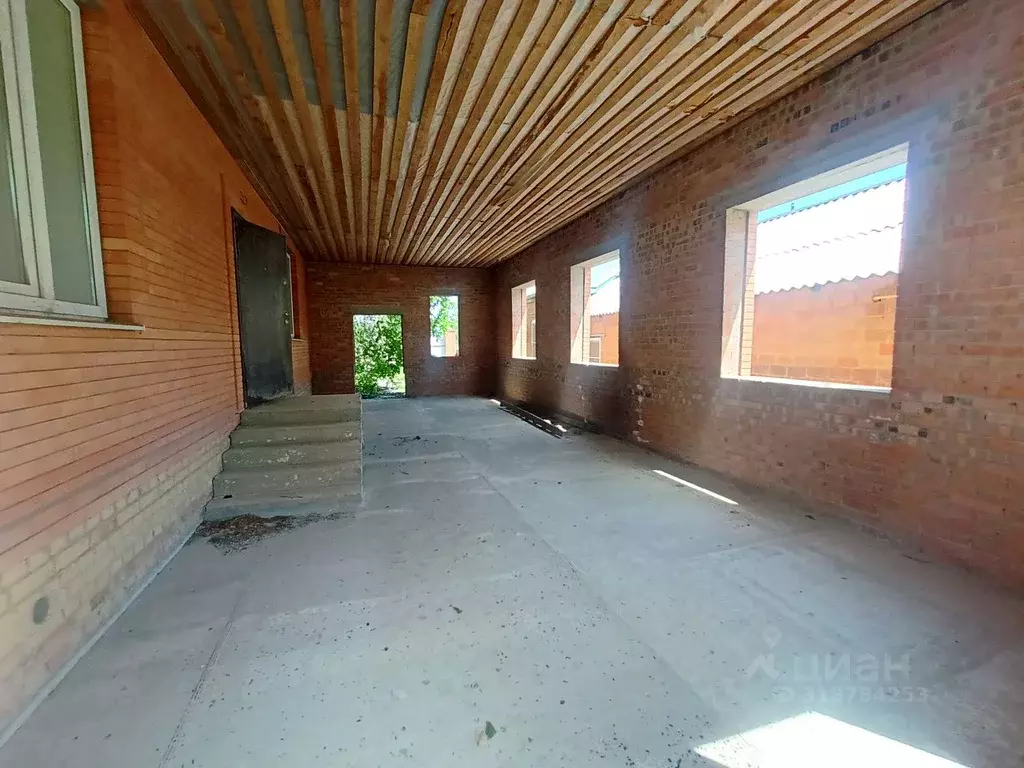 Дом в Ростовская область, Неклиновский район, Новобессергеневское ... - Фото 1
