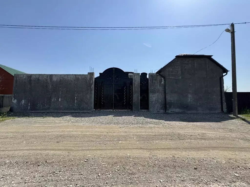 Дом в Чеченская республика, Урус-Мартановский район, с. Старые-Атаги ... - Фото 0