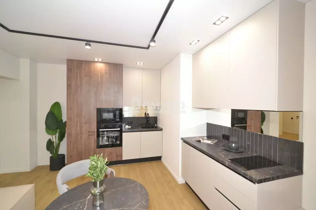 3-к кв. Тюменская область, Тюмень ул. Николая Никитина, 6 (70.0 м) - Фото 1