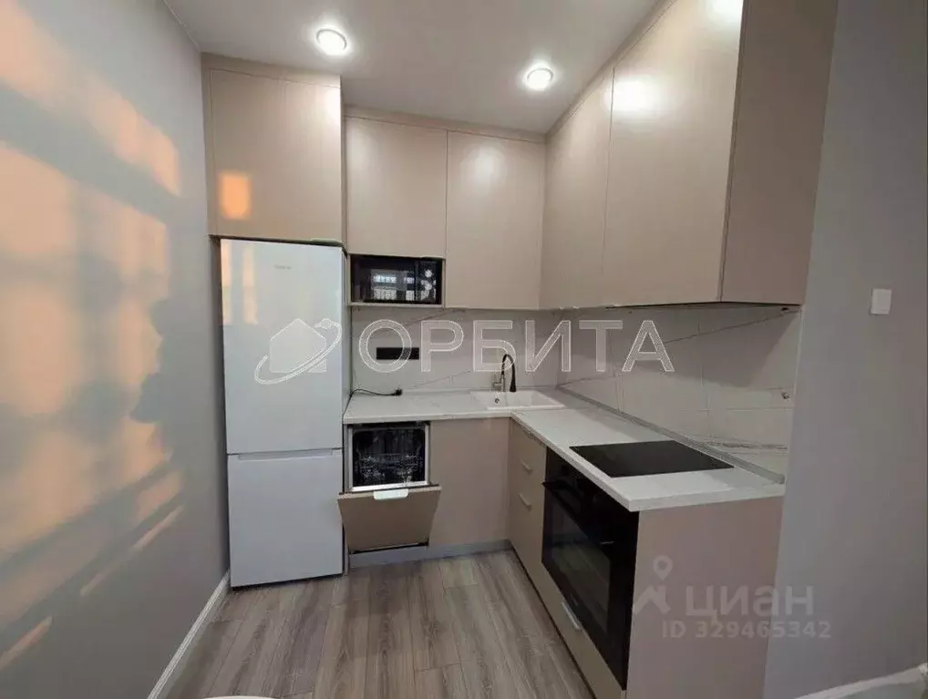 1-к кв. Тюменская область, Тюмень ул. Энергетиков, 42Б (36.7 м) - Фото 1