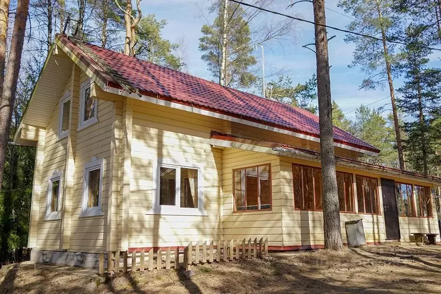 Дом в Курская область, Касторенский район, с. Орехово  (100 м) - Фото 1