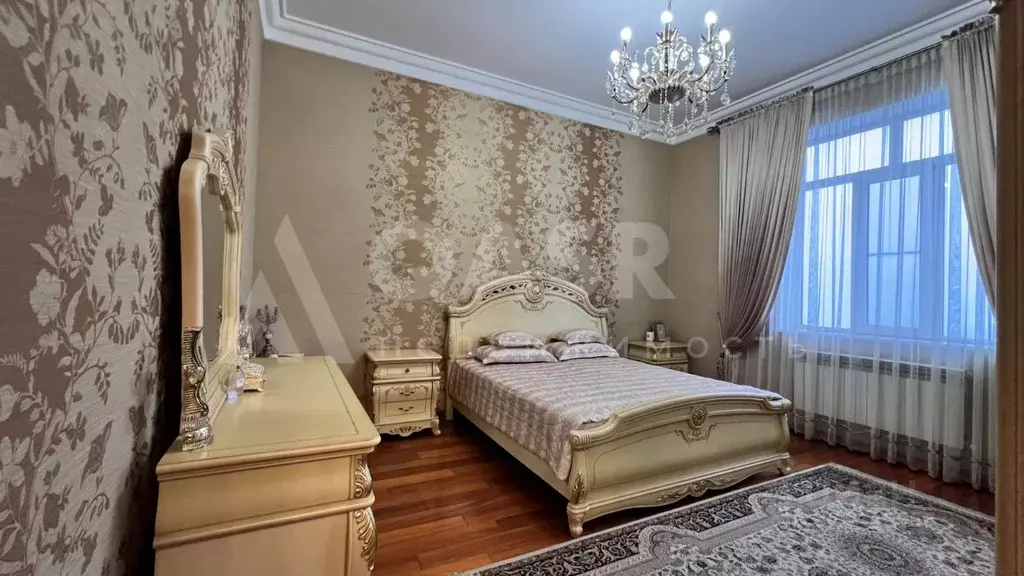 5-к кв. Дагестан, Махачкала ул. Мирзабекова, 35 (220.0 м) - Фото 2