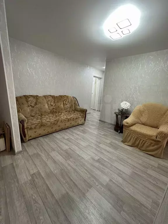 3-к. квартира, 60 м, 5/5 эт. - Фото 0