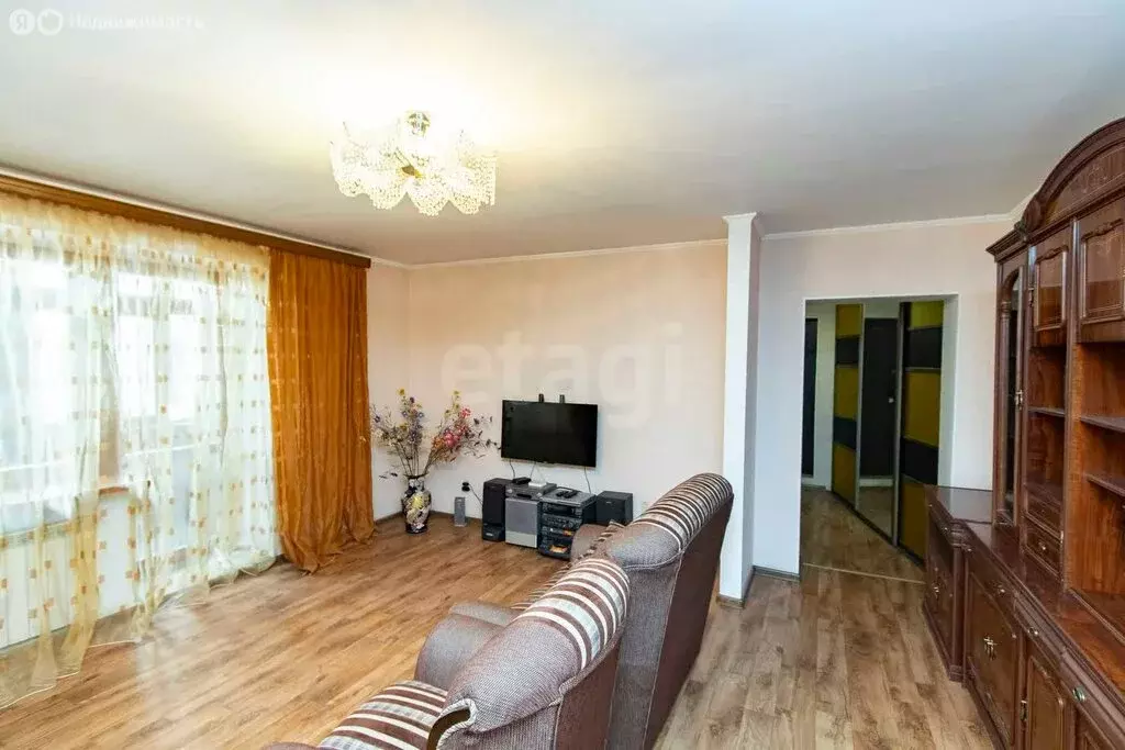 3-комнатная квартира: Тюмень, Ялуторовская улица, 29 (69 м) - Фото 1