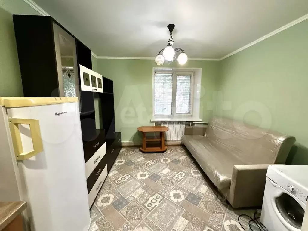 Комната 8 м в 1-к., 1/5 эт. - Фото 0