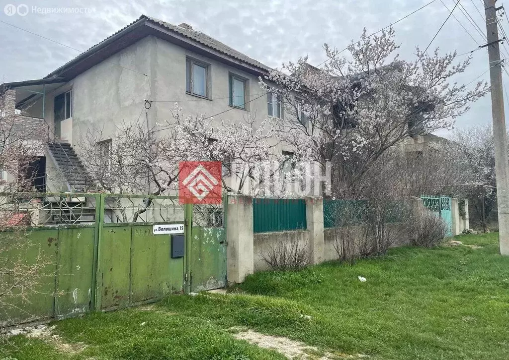 Дом в село Береговое, улица Волошина, 15 (350 м) - Фото 0