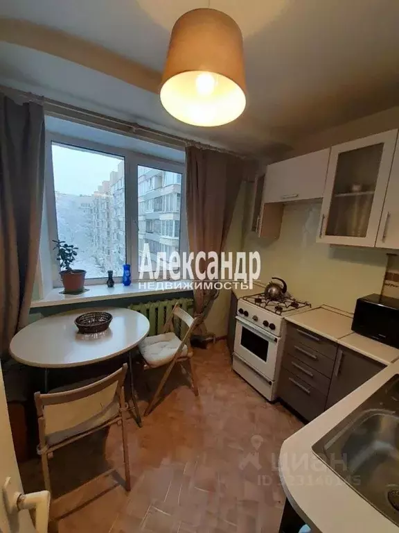 2-к кв. Санкт-Петербург ул. Нахимова, 3к1 (50.0 м) - Фото 1