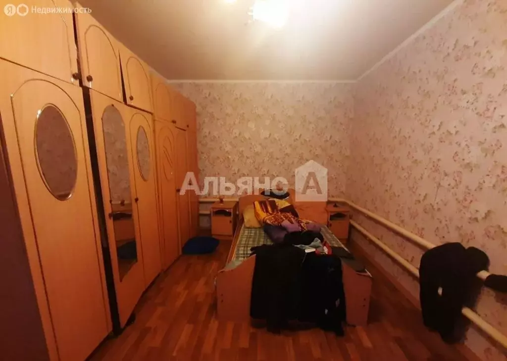 3-комнатная квартира: станица Тацинская, улица Баданова, 82 (66.2 м) - Фото 1