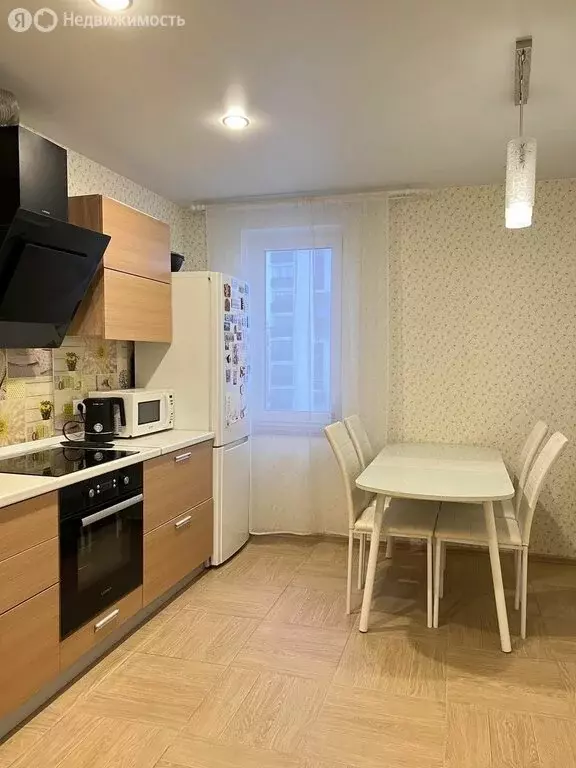 2-комнатная квартира: Тюмень, улица Монтажников, 61 (55.5 м) - Фото 1