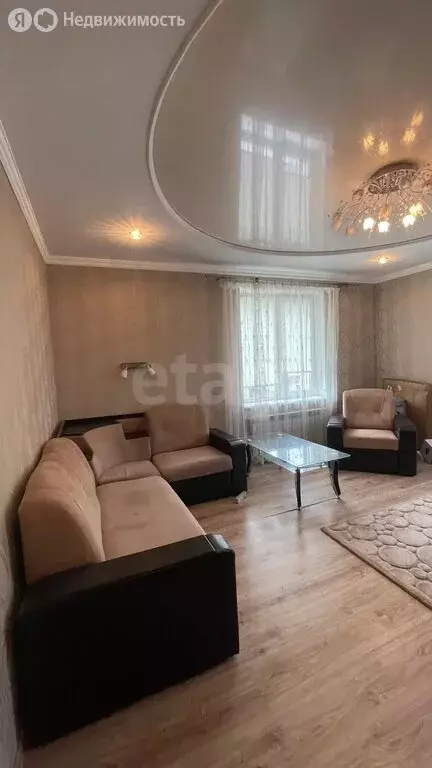 3-комнатная квартира: город Светлый, улица Калинина, 7 (63.8 м) - Фото 1