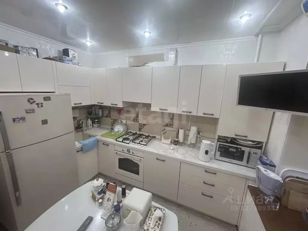 2-к кв. Ямало-Ненецкий АО, Новый Уренгой Юбилейный мкр, 4/2А (58.4 м) - Фото 1