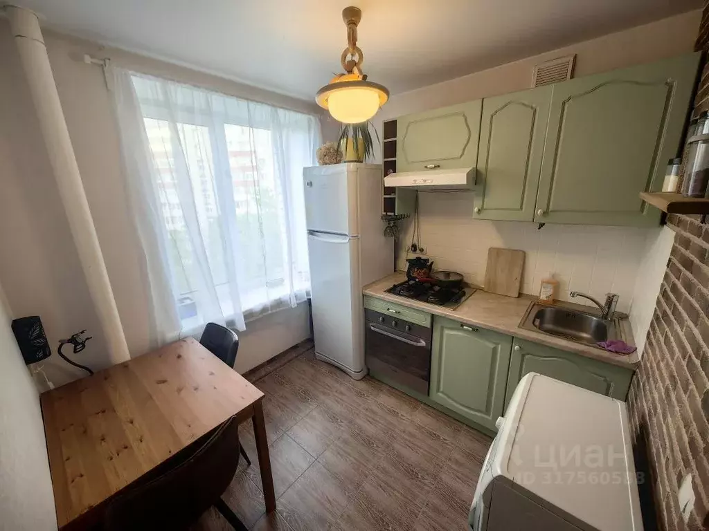 2-к кв. Москва ул. Дмитрия Ульянова, 43К1 (35.0 м) - Фото 0