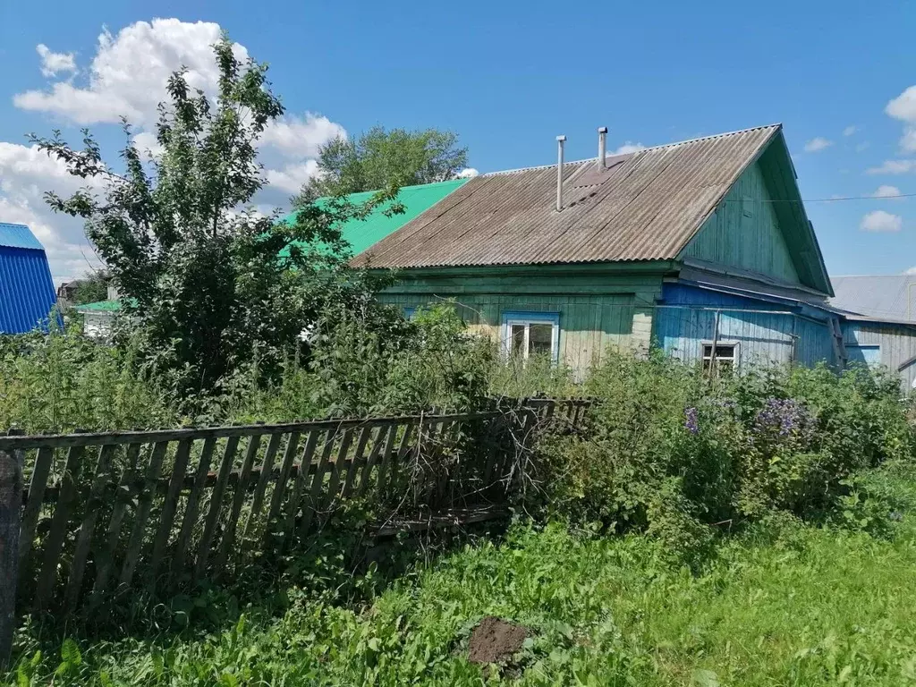 Дом в Башкортостан, с. Аскино ул. Чапаева (65 м) - Фото 1