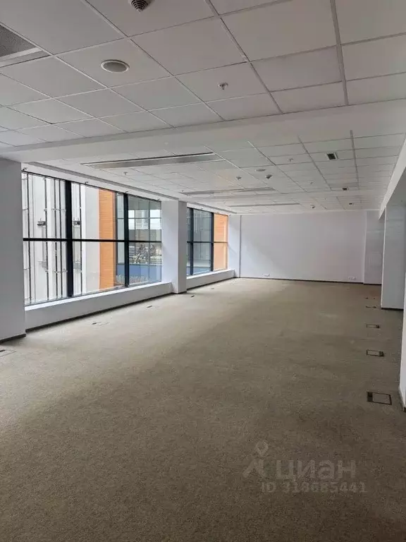 Помещение свободного назначения в Татарстан, Набережные Челны ул. ... - Фото 1
