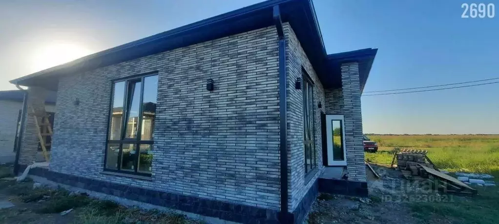 Дом в Краснодарский край, Динской район, Новотитаровская ст-ца ул. ... - Фото 2