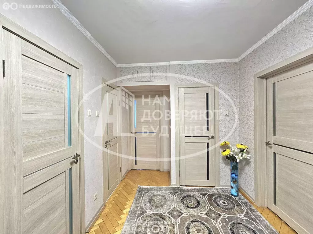 3-комнатная квартира: посёлок Марковский, 21 (72 м) - Фото 1