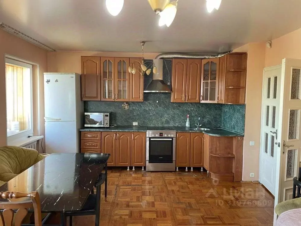 2-к кв. Иркутская область, Иркутск Цимлянская ул., 17а (50.0 м) - Фото 0