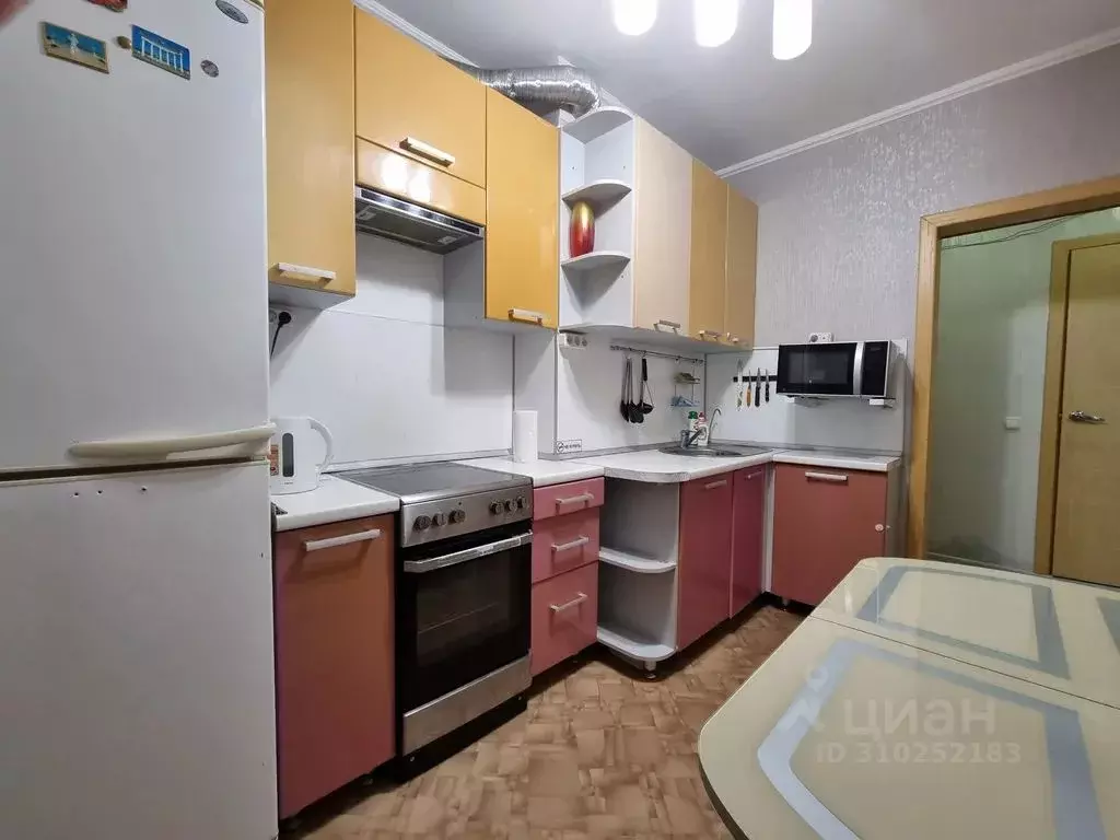 2-к кв. Ханты-Мансийский АО, Когалым ул. Градостроителей, 2А (55.0 м) - Фото 2