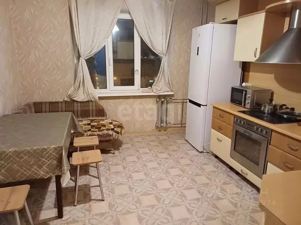 3-к кв. Тюменская область, Тюмень ул. 30 лет Победы, 44 (72.0 м) - Фото 1