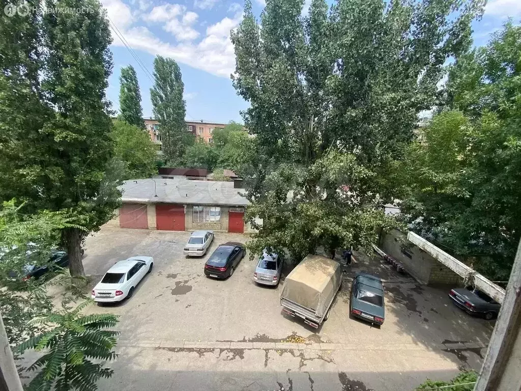 2-комнатная квартира: Махачкала, улица Ирчи Казака, 122В (50 м) - Фото 0