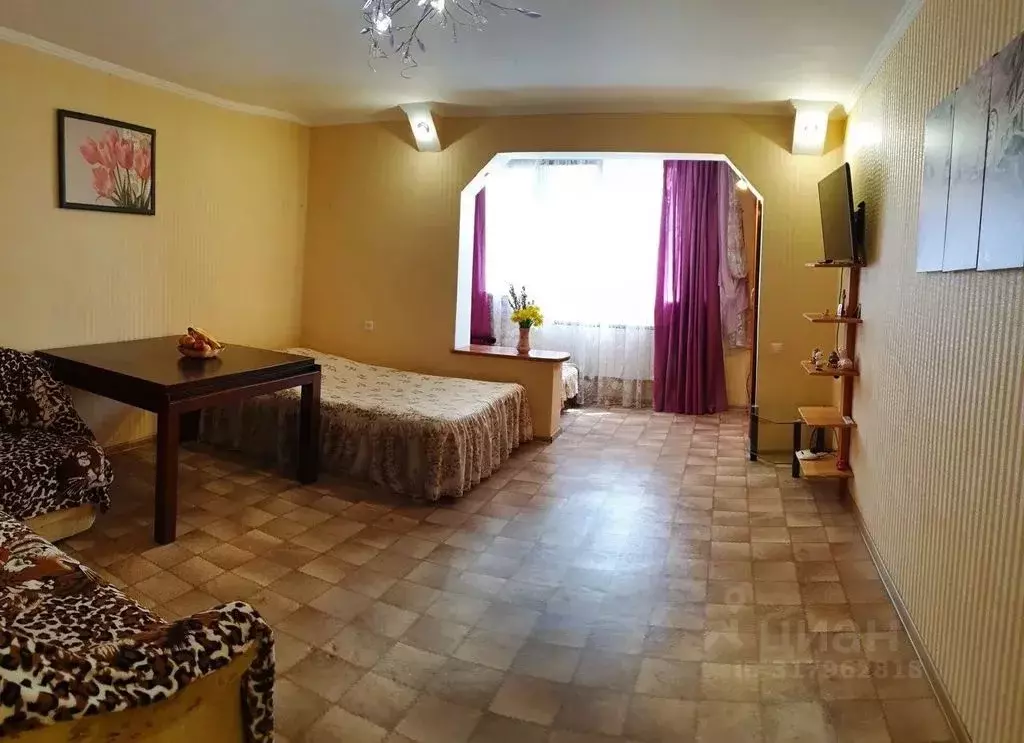 1-к кв. Крым, Алушта ул. Октябрьская, 36 (36.0 м) - Фото 0
