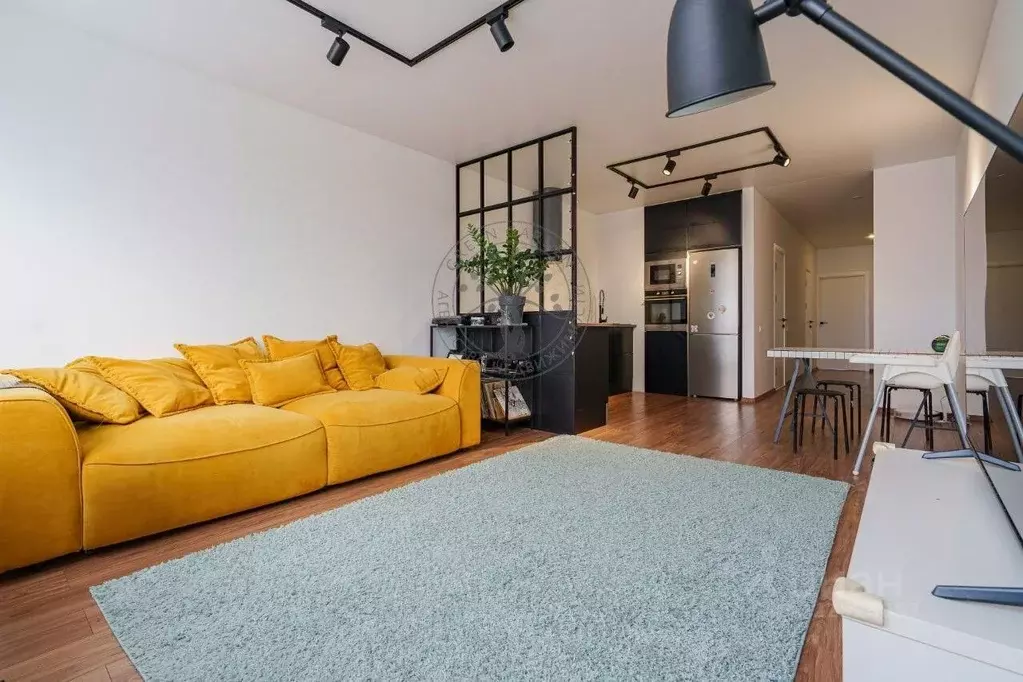 3-к кв. Свердловская область, Екатеринбург ул. Азина, 22/7 (84.3 м) - Фото 1