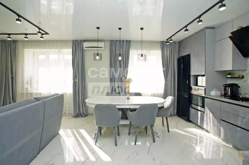 4-к кв. Омская область, Омск просп. Комарова, 16 (110.0 м) - Фото 1