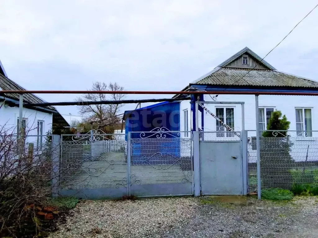 Дом в Краснодарский край, Славянский район, Петровское с/пос, ... - Фото 1