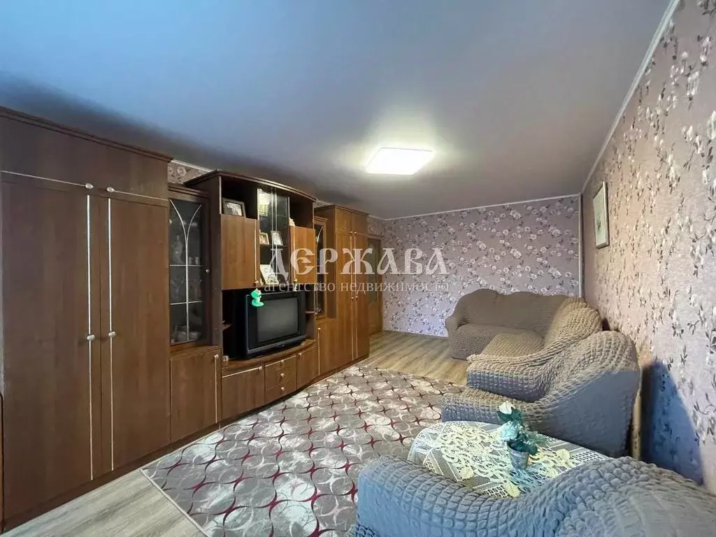4-к кв. Белгородская область, Старый Оскол Дубрава мкр, 2 кв-л, 3 ... - Фото 0