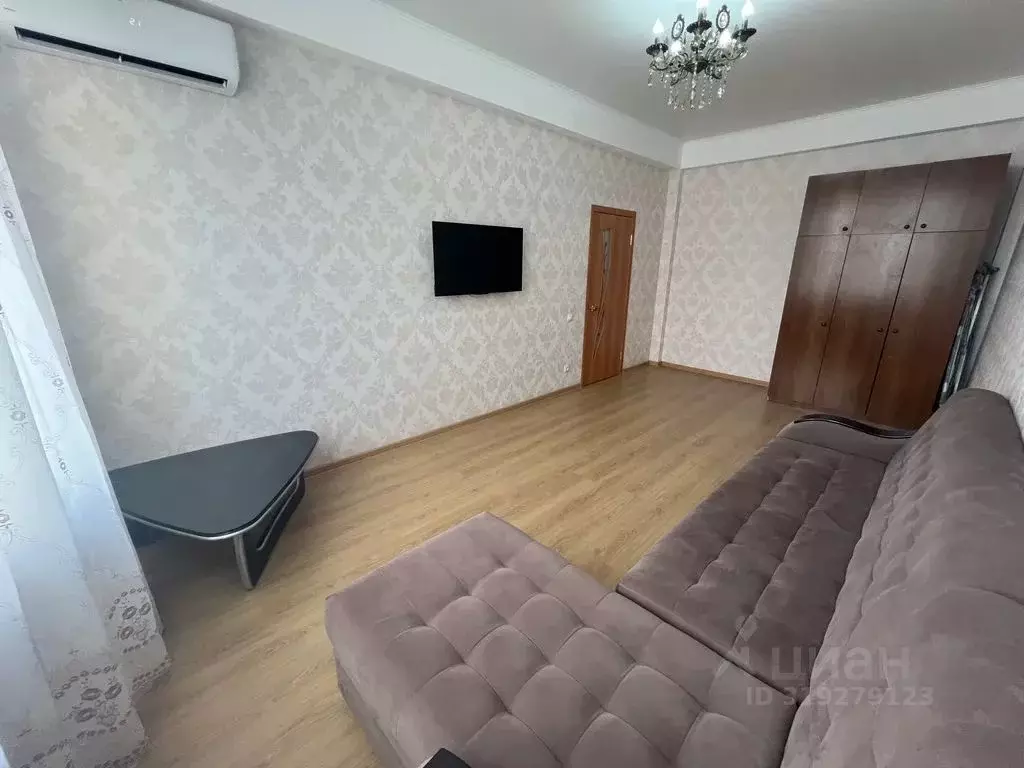 1-к кв. Дагестан, Каспийск ул. Хизроева, 20Б (50.0 м) - Фото 0