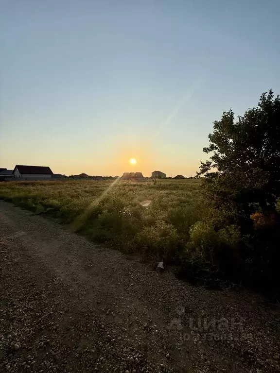 Участок в Краснодарский край, Ейский район, Кухаривское с/пос, с. ... - Фото 1