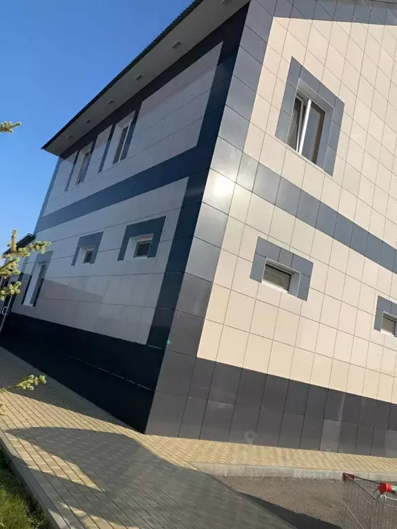 Дом в Самарская область, Кинель Промышленная ул., 27 (300 м) - Фото 1