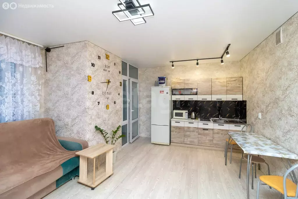 Квартира-студия: Тюмень, улица Павла Никольского, 10 (30 м) - Фото 1