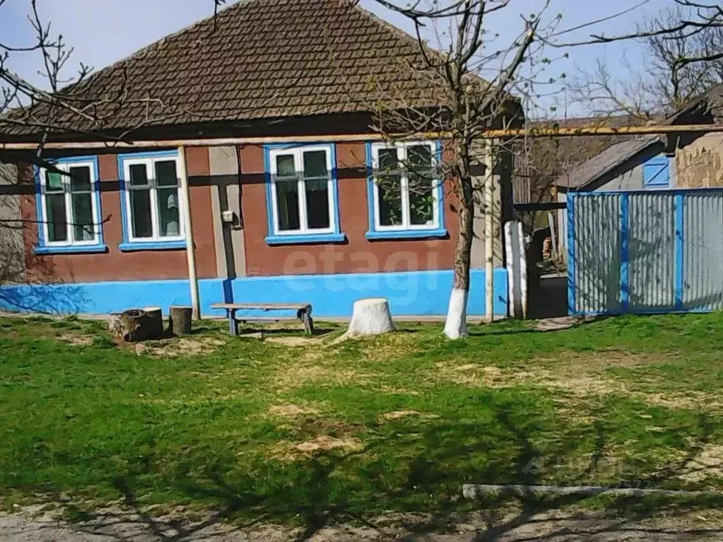 Дом в Ставропольский край, Петровский муниципальный округ, с. Сухая ... - Фото 1