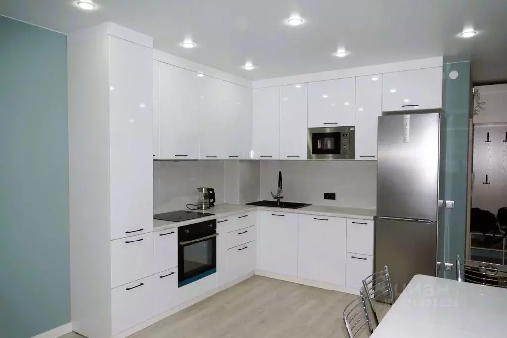 3-к кв. Красноярский край, Красноярск Норильская ул., 10А (76.0 м) - Фото 2