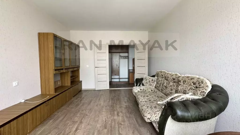 3-к кв. Адыгея, Майкоп ул. Юннатов, 2Б (64.2 м) - Фото 0