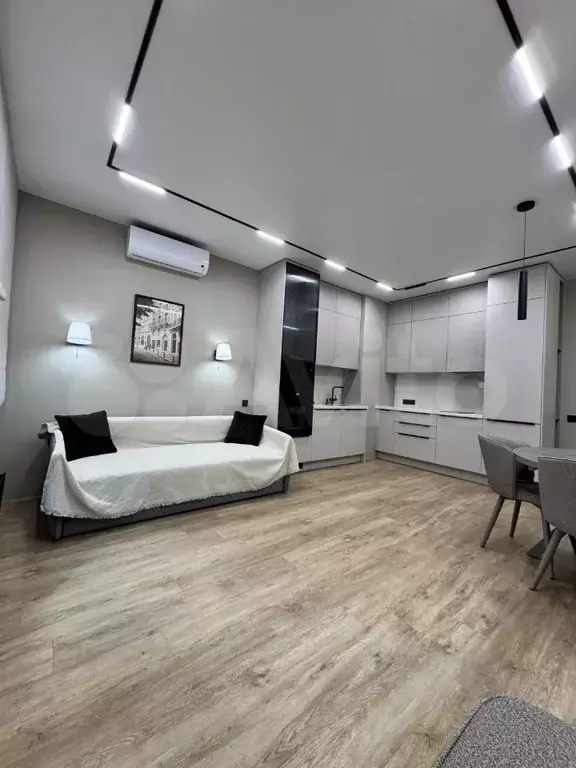 2-к. квартира, 55 м, 4/42 эт. - Фото 1