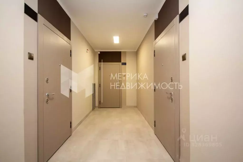 1-к кв. Тюменская область, Тюмень Новгородская ул., 20 (42.0 м) - Фото 1