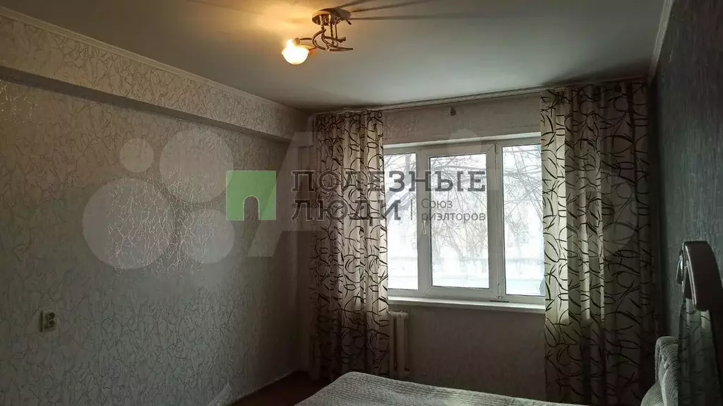 Комната 12 м в 3-к., 1/5 эт. - Фото 0