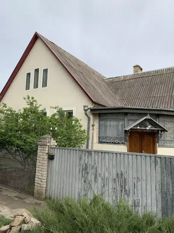 Дом в Ростовская область, Красный Сулин ул. Чкалова (123 м) - Фото 0
