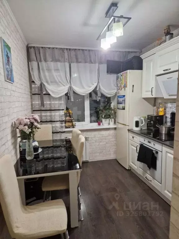 3-к кв. Тюменская область, Тюмень Профсоюзная ул., 70 (66.0 м) - Фото 1