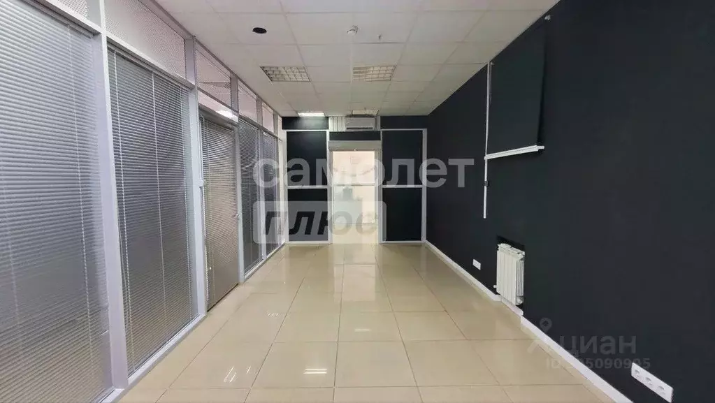 Помещение свободного назначения в Тюменская область, Тюмень ул. ... - Фото 1