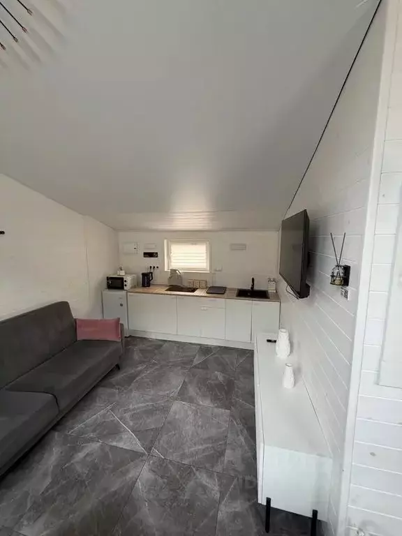 Дом в Кабардино-Балкария, Эльбрусский район, с. Эльбрус Школьная ул., ... - Фото 1