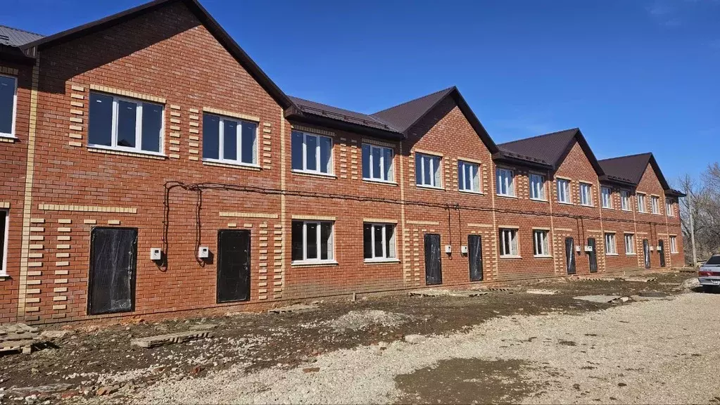 Таунхаус в Оренбургская область, Бузулук Ветеринарная ул. (105 м) - Фото 1