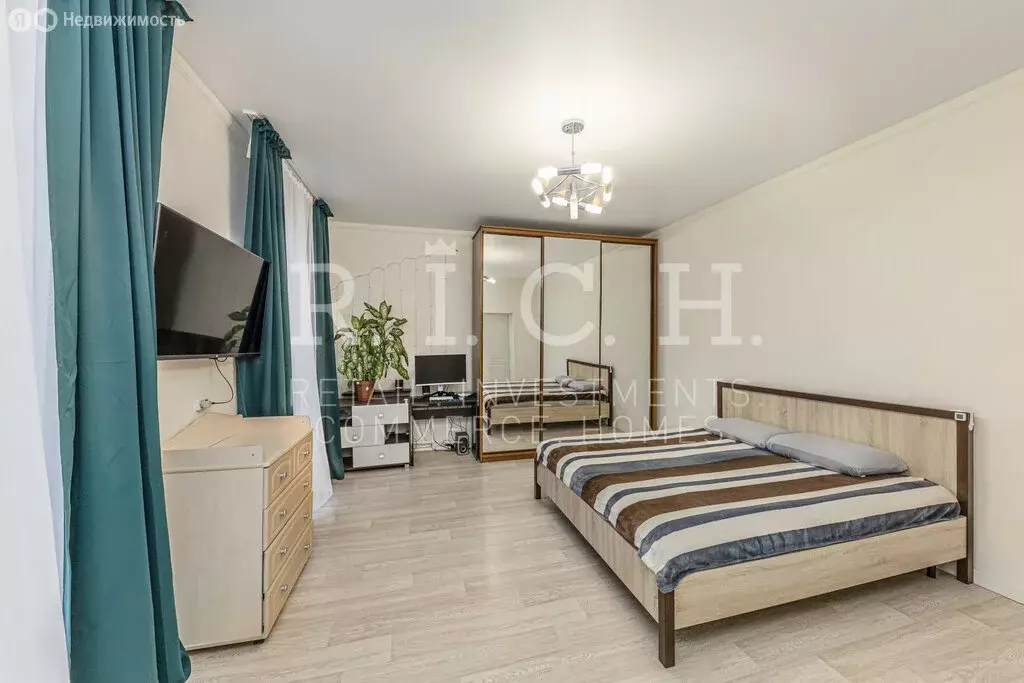 6-комнатная квартира: Челябинск, улица Барбюса, 1 (120.8 м) - Фото 0