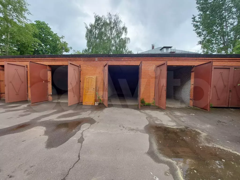 4 гаража с огороженной территорией, 137 кв и 140 к - Фото 1