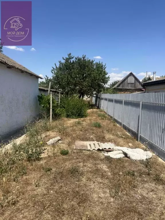 Дом в Крым, Сакский район, с. Суворовское ул. Мира (50 м) - Фото 1
