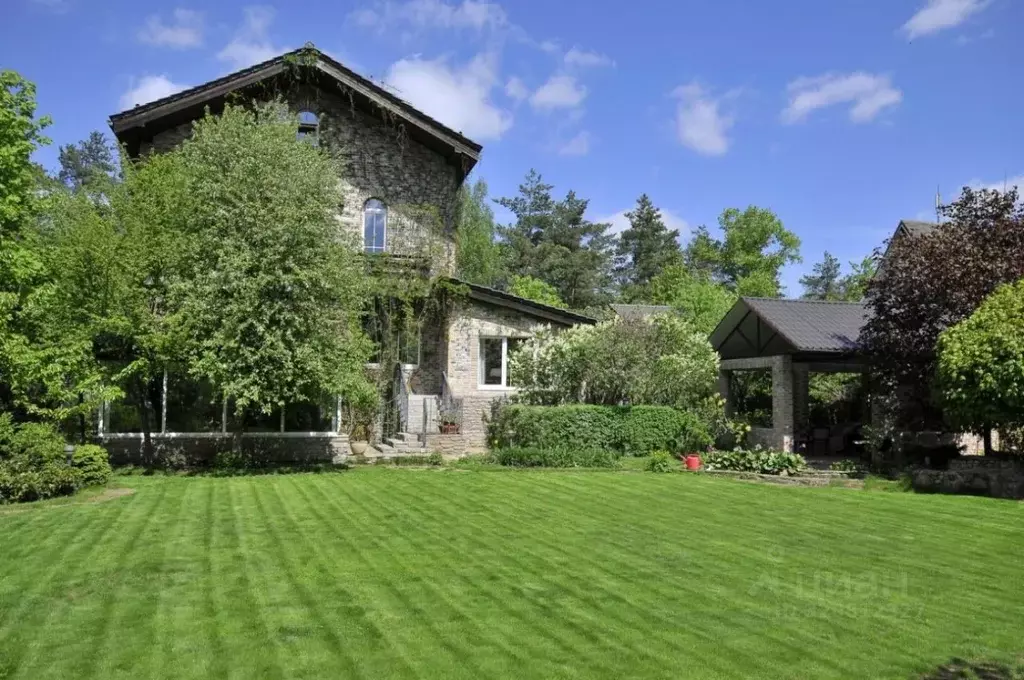 Коттедж в Московская область, Одинцовский городской округ, д. Раздоры, ... - Фото 1