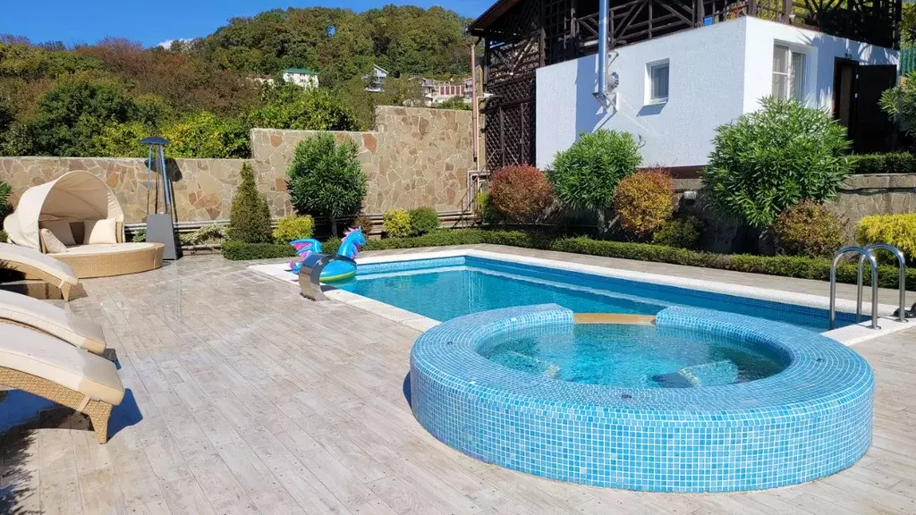 Дом в Краснодарский край, Сочи Курортный просп., 120/12 (250 м) - Фото 1